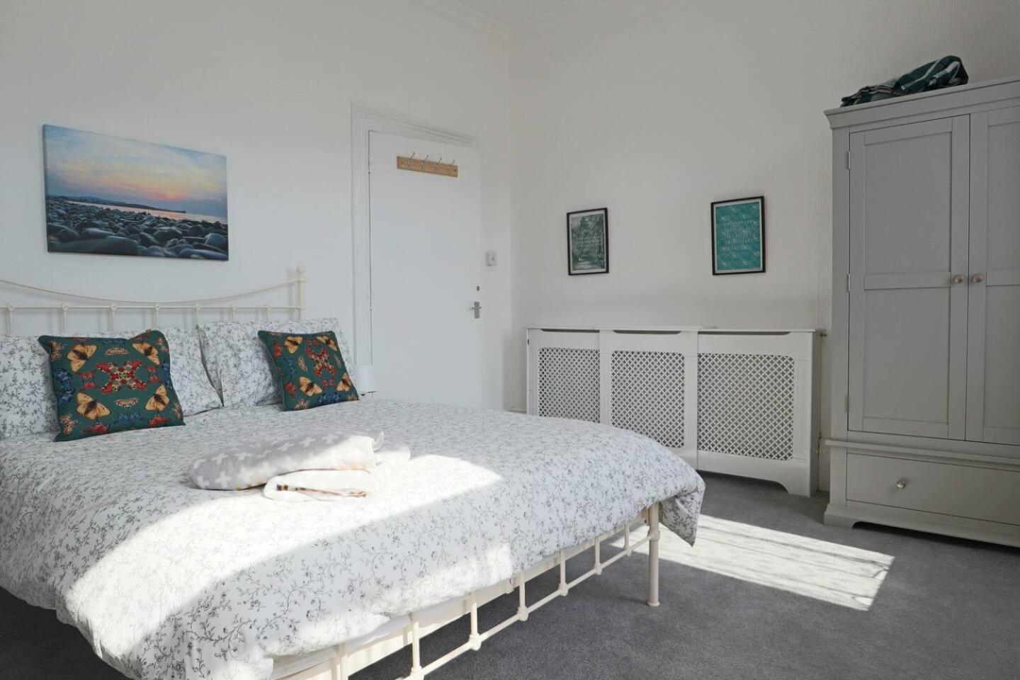 4 Bed Home 3 Mins From Harbour + Sandy Beach Folkestone Buitenkant foto