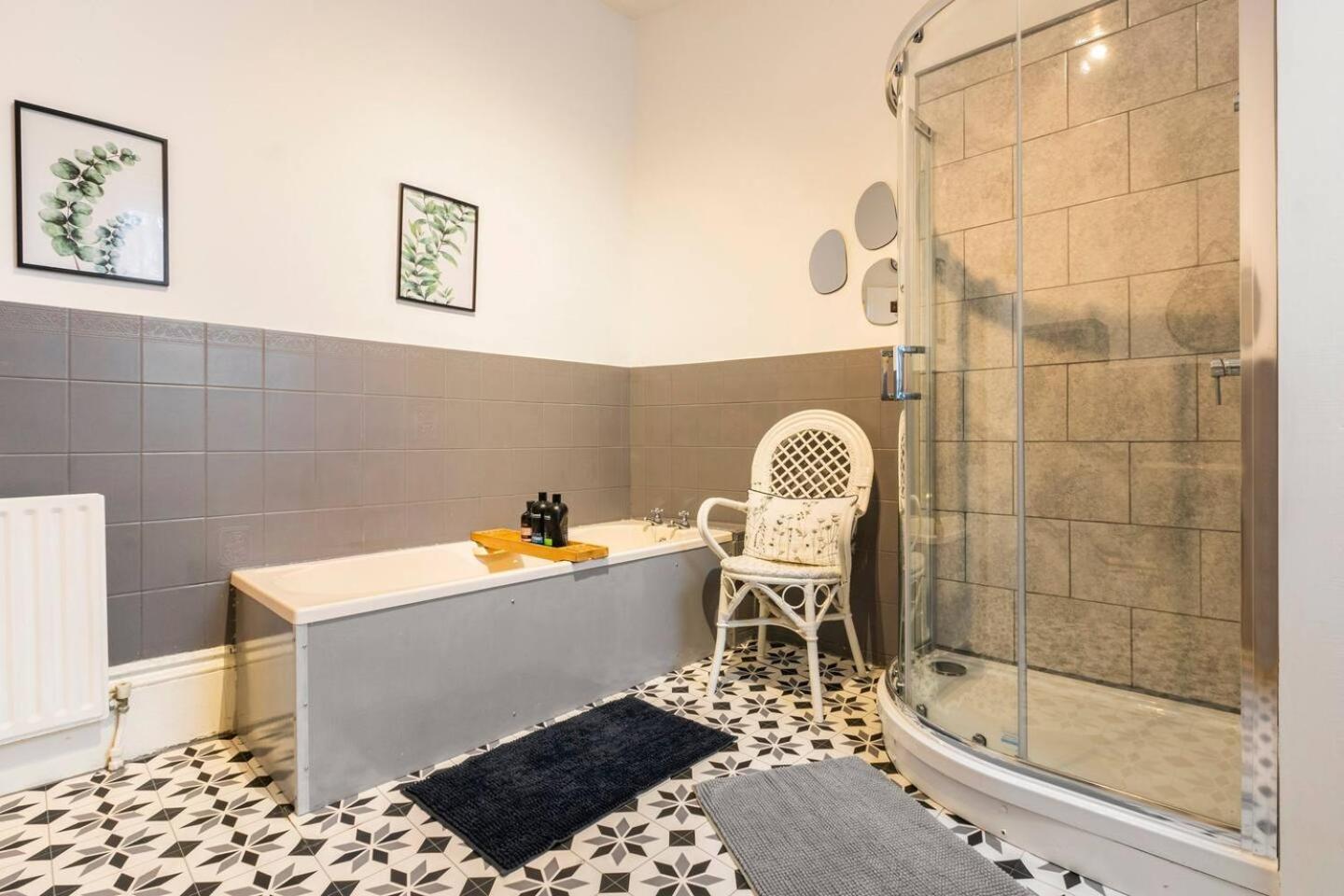 4 Bed Home 3 Mins From Harbour + Sandy Beach Folkestone Buitenkant foto