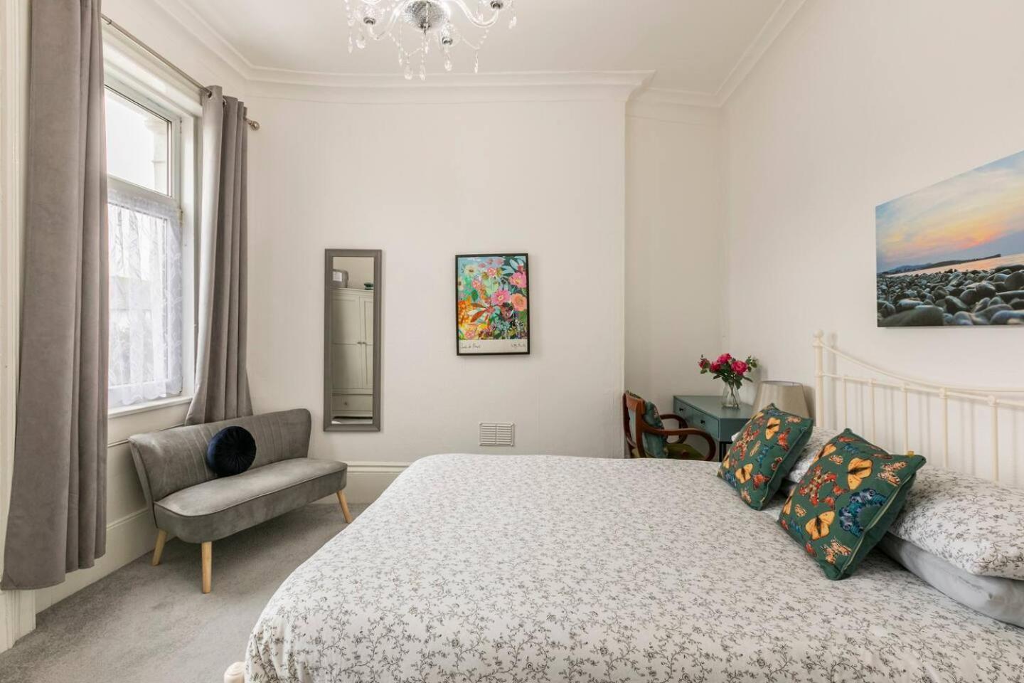 4 Bed Home 3 Mins From Harbour + Sandy Beach Folkestone Buitenkant foto