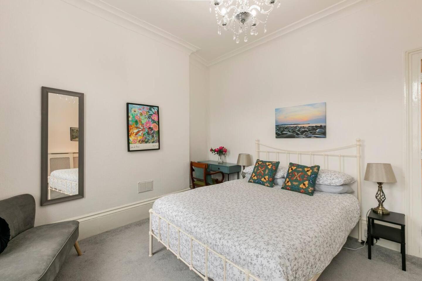 4 Bed Home 3 Mins From Harbour + Sandy Beach Folkestone Buitenkant foto