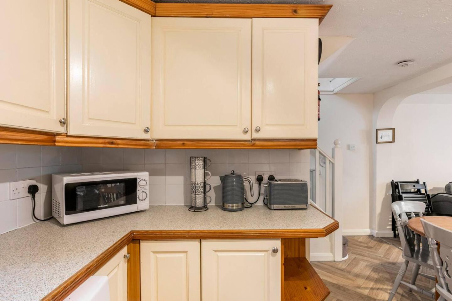 4 Bed Home 3 Mins From Harbour + Sandy Beach Folkestone Buitenkant foto