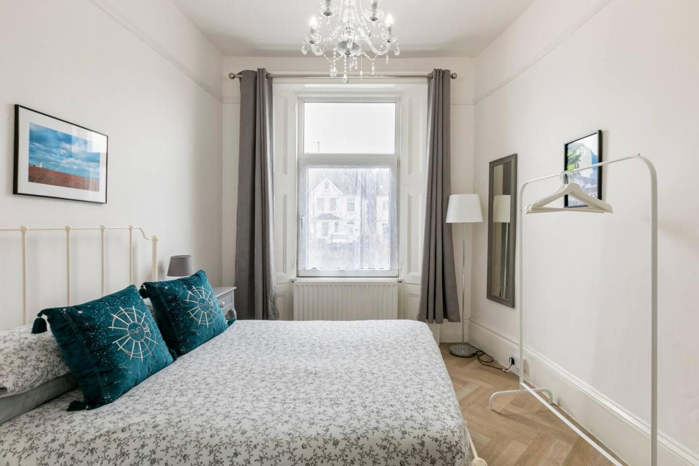 4 Bed Home 3 Mins From Harbour + Sandy Beach Folkestone Buitenkant foto